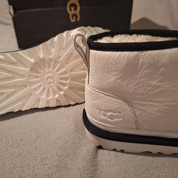 UGG M Neumel Boots-Men 7 Leather Chukka White Black Wool Lined 1133777 -EUC - Picture 8 of 10